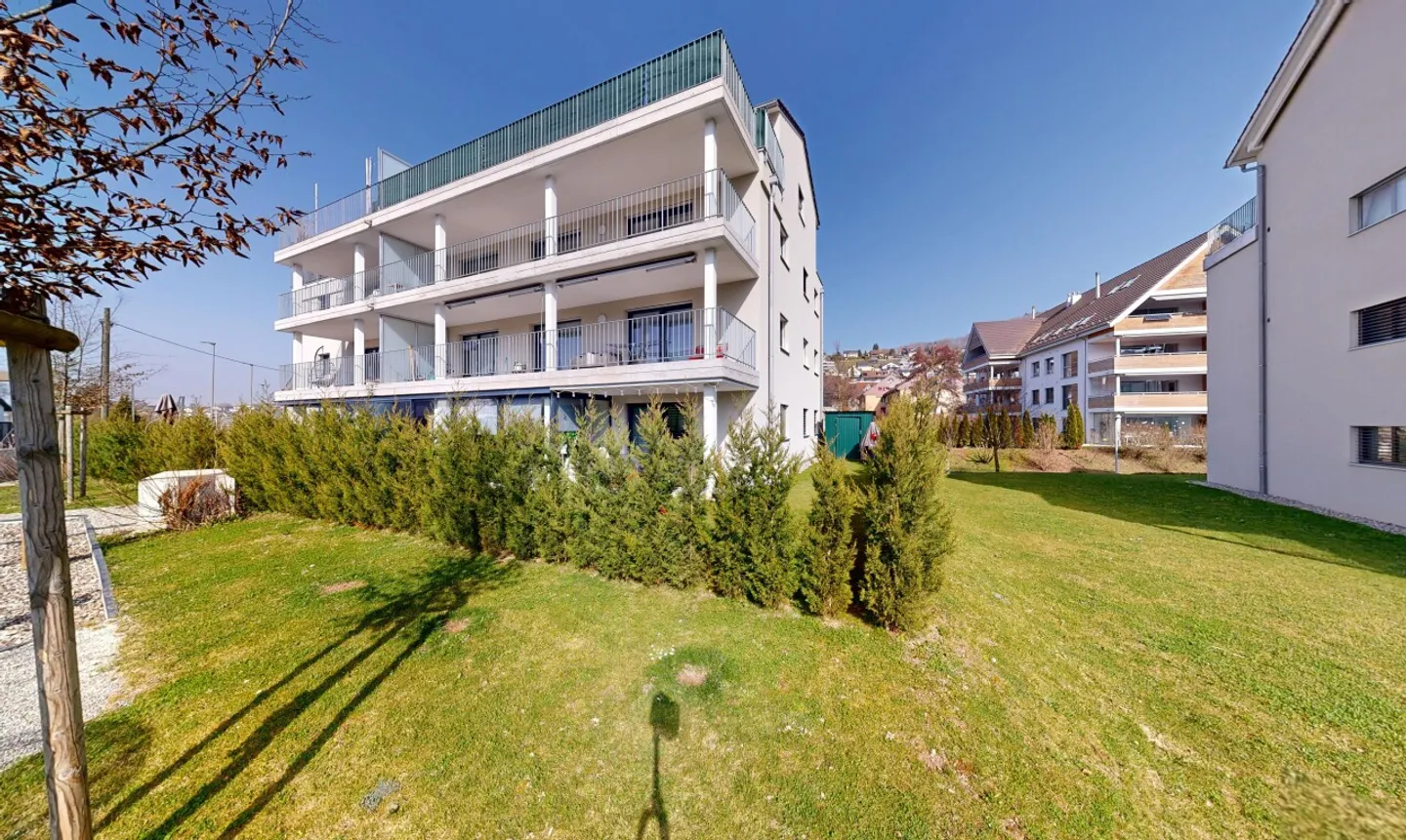 Appartement de 4.5 pièces comme neuf avec balcon sud-ouest - Photo 1 sur 11