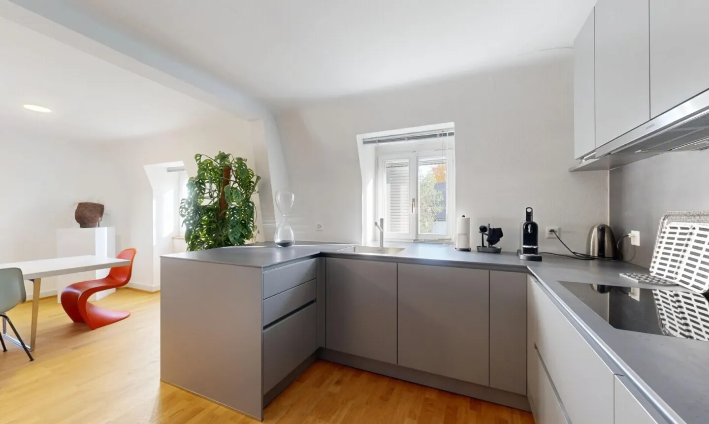 Renovated Old Town House in a Privileged Location (Wettstein Quarter) - Photo 10 of 13