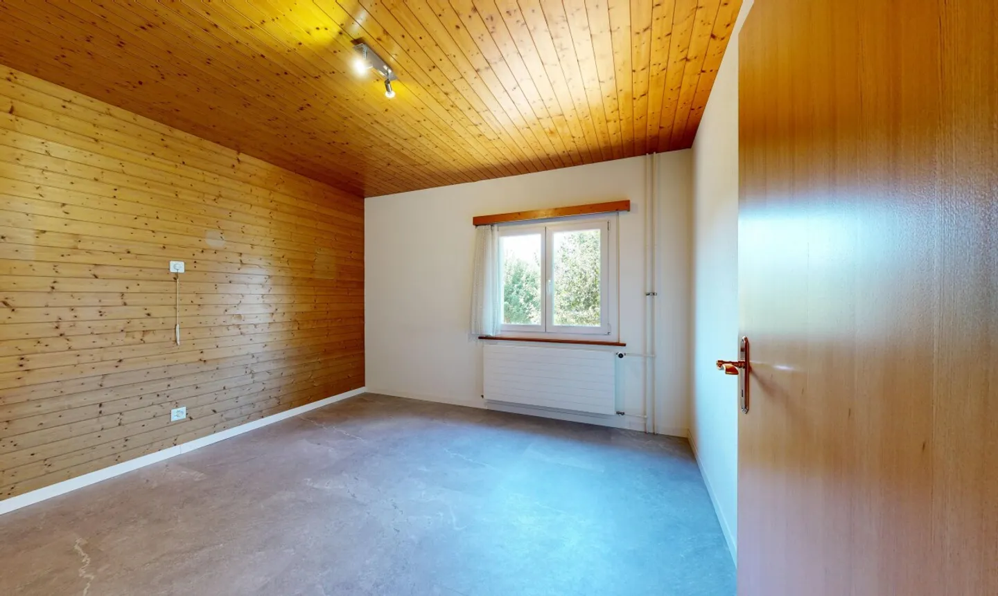 4-room house in a quiet, slightly elevated location with garden - Photo 3 of 11