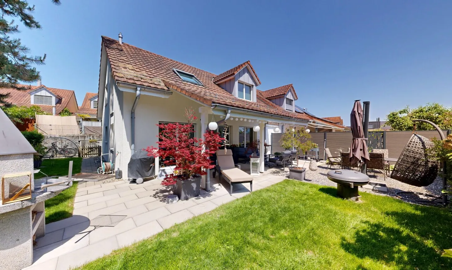 Familienfreundliches Einfamilienhaus mit sonnigem Garten - Photo 1 sur 11