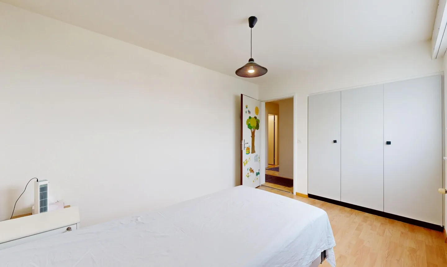 4.5 room apartment with panoramic lake view - Photo 10 of 11