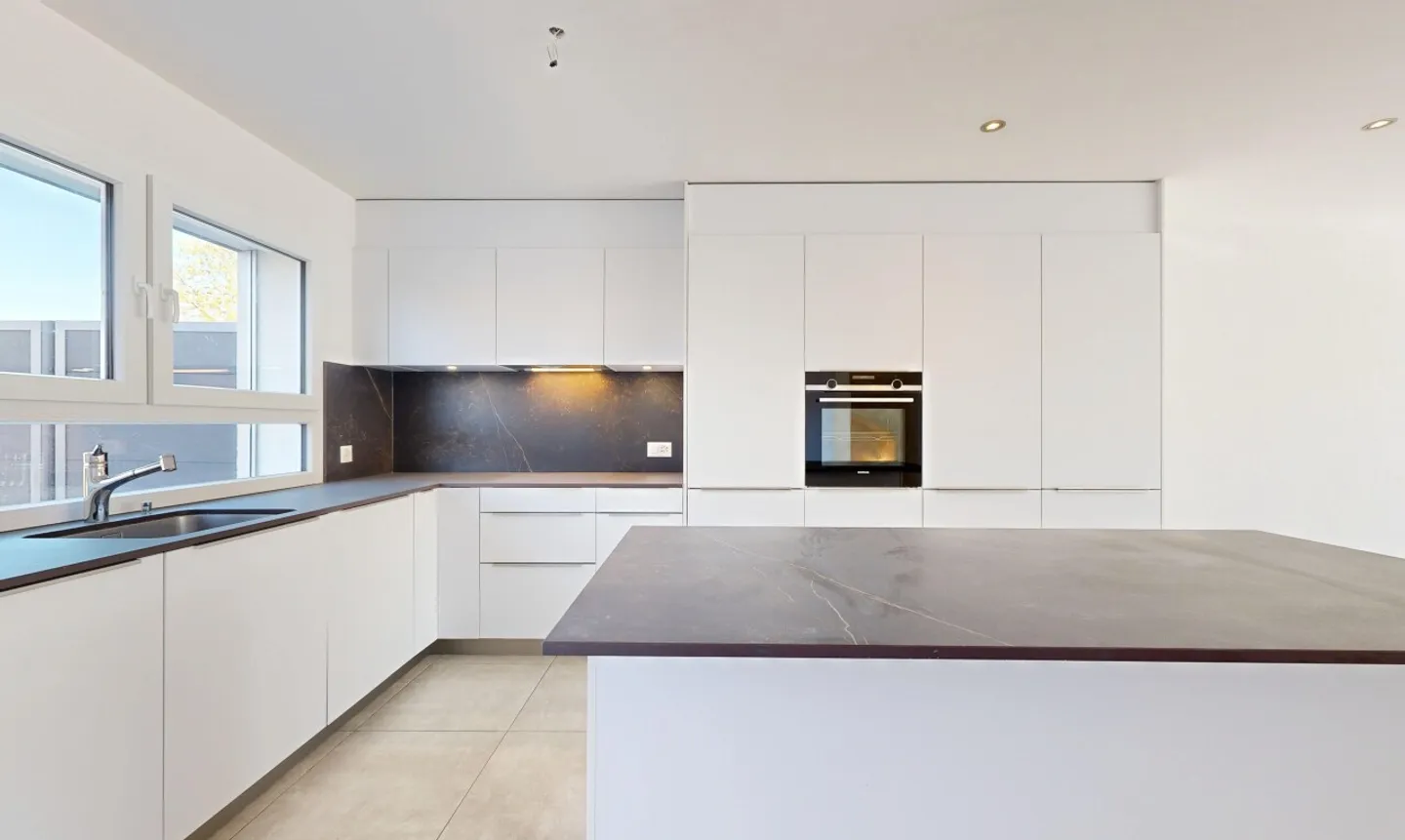 Rare find: contemporary villa combining comfort and high performance - Photo 10 of 13