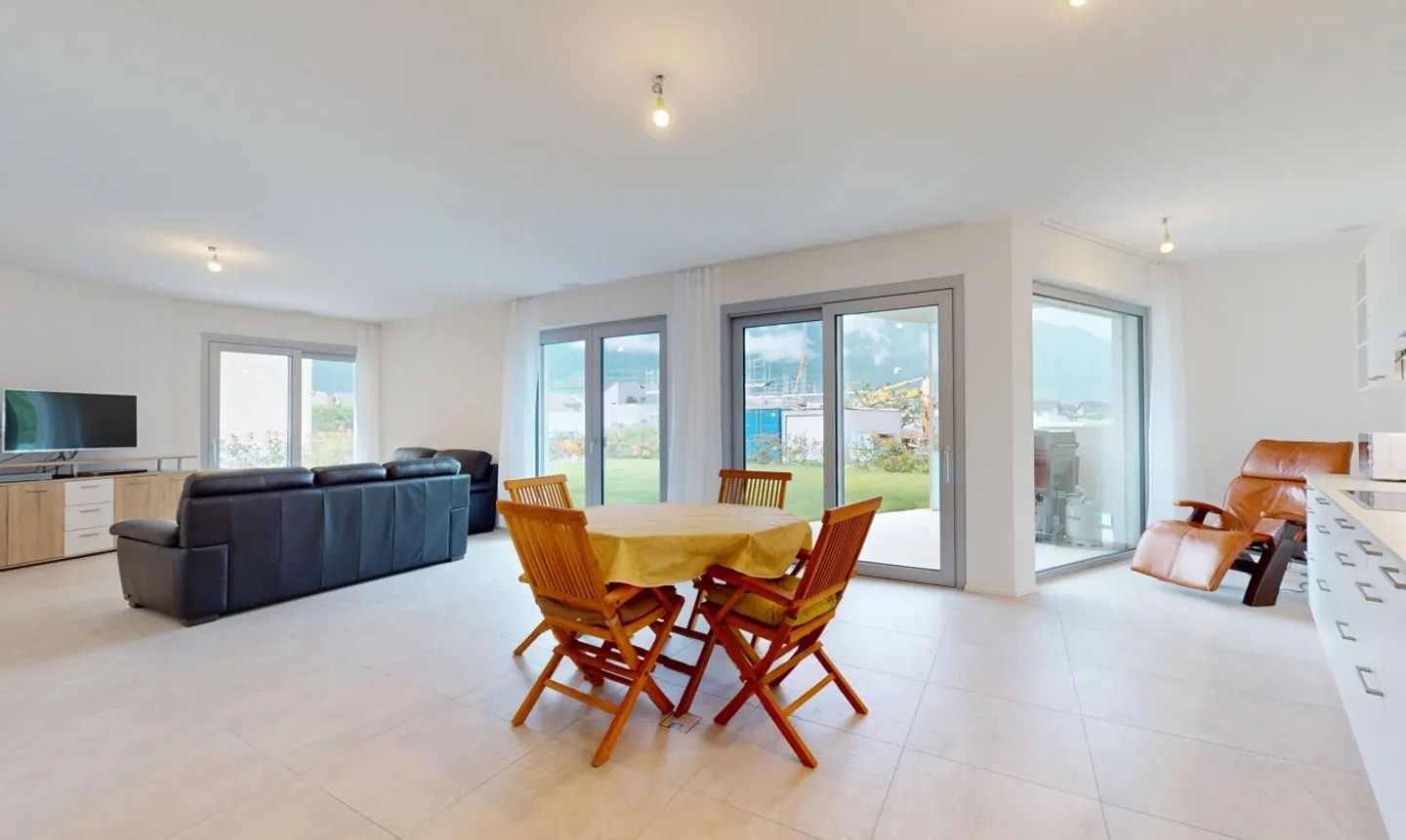 Appartement Élégant avec Jardin Privé - Photo 4 sur 11