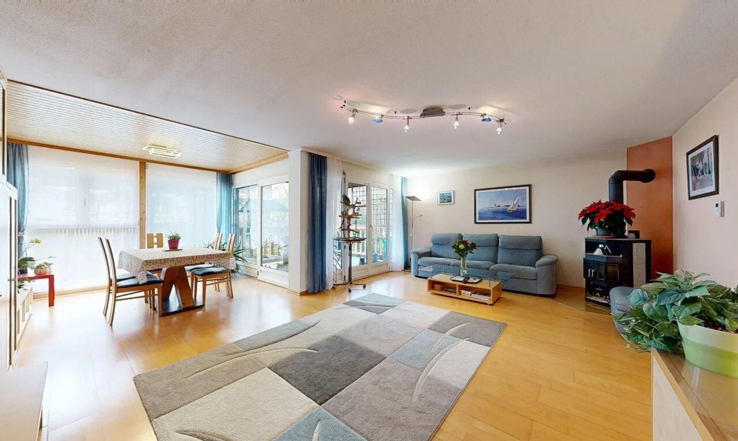 At the end of a dead end - Photo 3 of 11