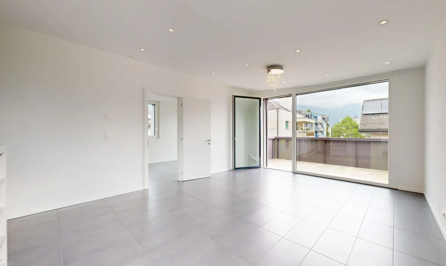 Appartement Dernier Étage Calme - Photo 2 sur 11