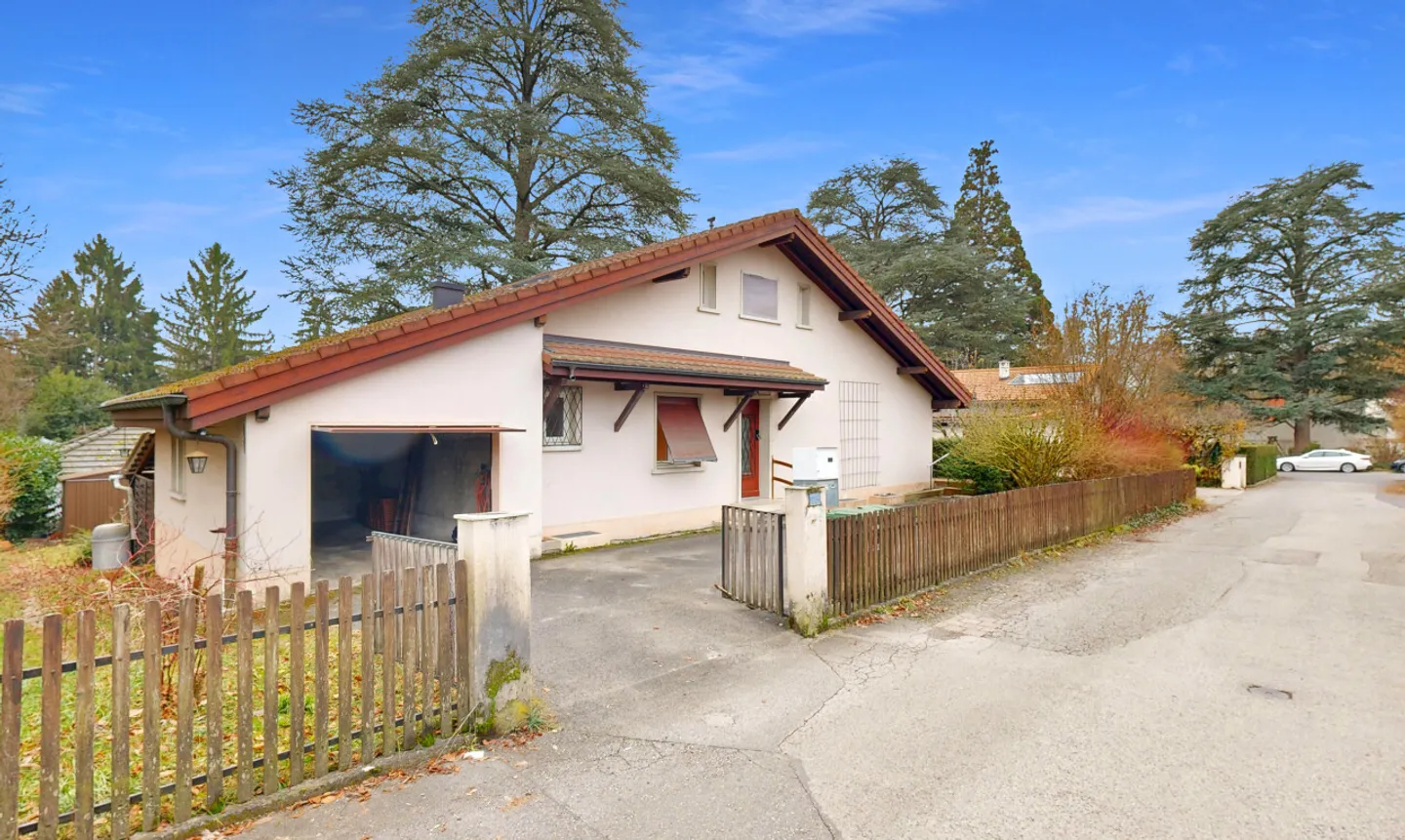 Onex, House with great potential - to renovate - quiet neighborhood - Photo 1 of 11