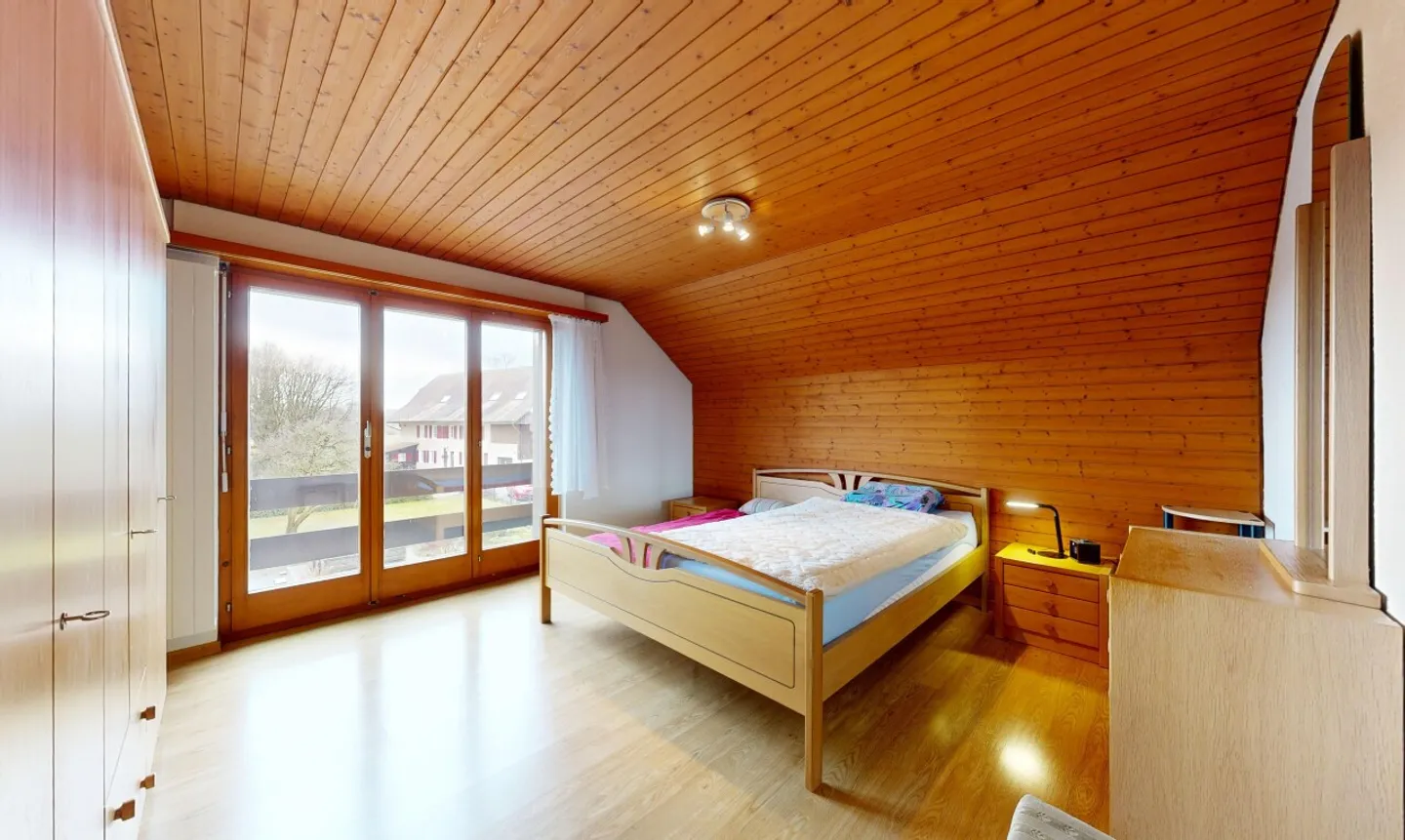 Quiet detached house with large plot and potential - Photo 7 of 11