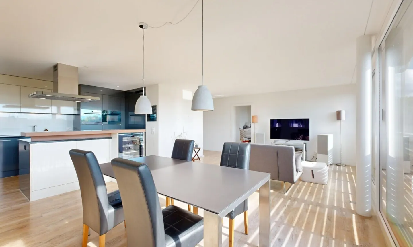 Appartement moderne de 4,5 pièces à Mettmenstetten - Photo 2 sur 11