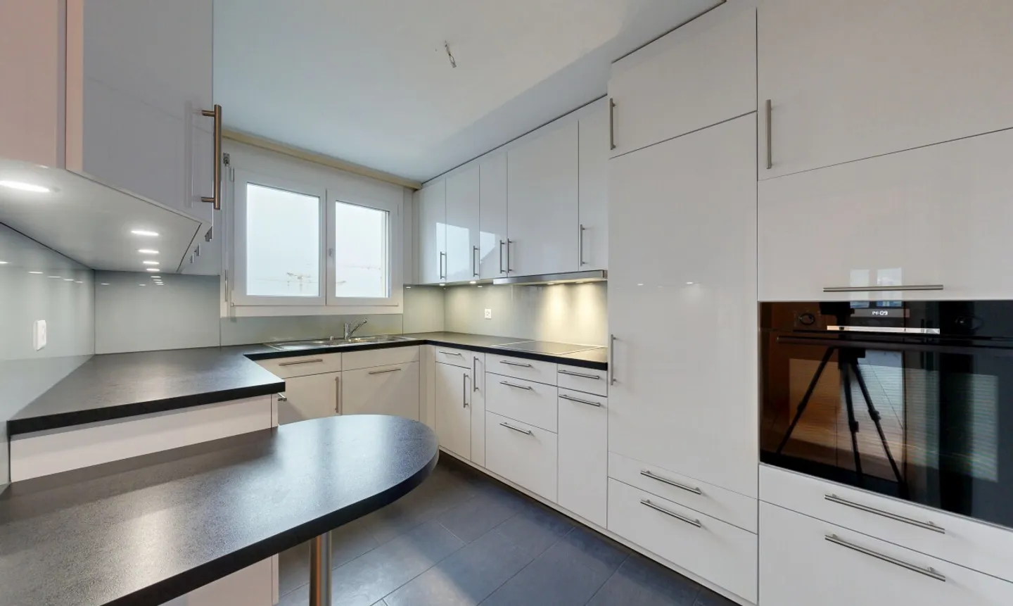 Attico con vista panoramica, camino e soffitta ampliabile - Foto 8 di 11