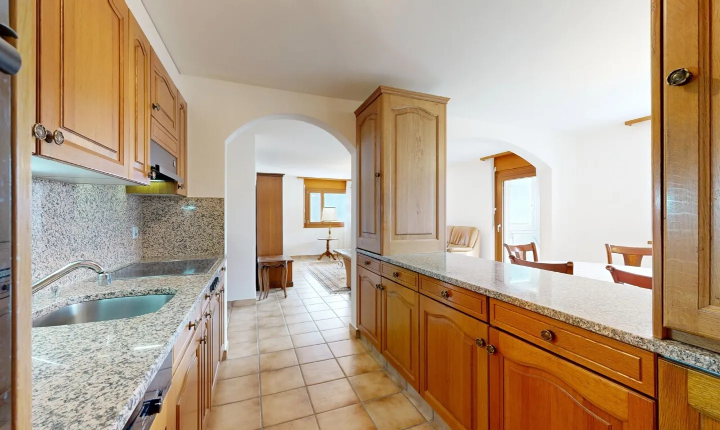 Exclusif: Lumineux appartement traversant de 3 chambres - Foto 10 di 11