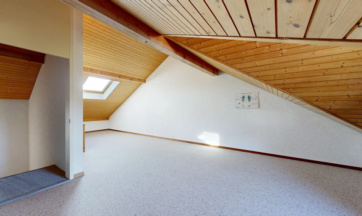 Charming terraced house with 4.5 rooms and expansion possibilities - Photo 9 of 11