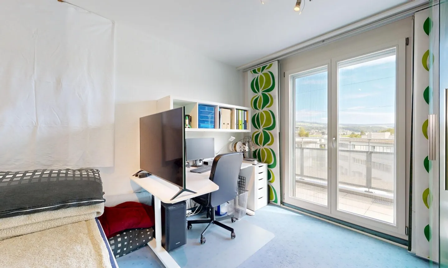 Ampio appartamento attico di 5,5 locali con accesso all'ascensore e vista panoramica - Foto 10 di 11