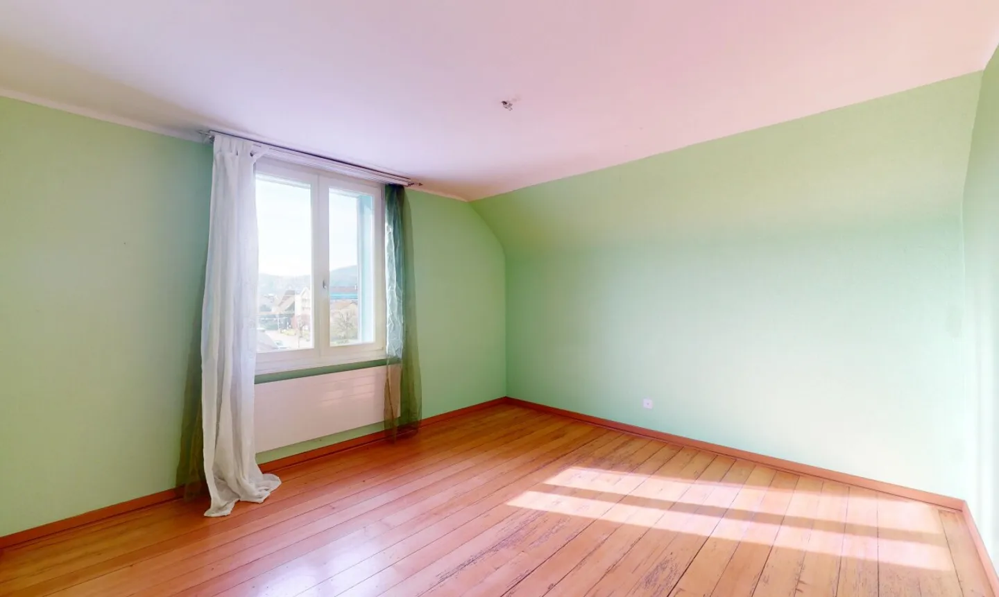 Maison individuelle dans un emplacement calme avec beaucoup d'espace et de potentiel - Photo 10 sur 13