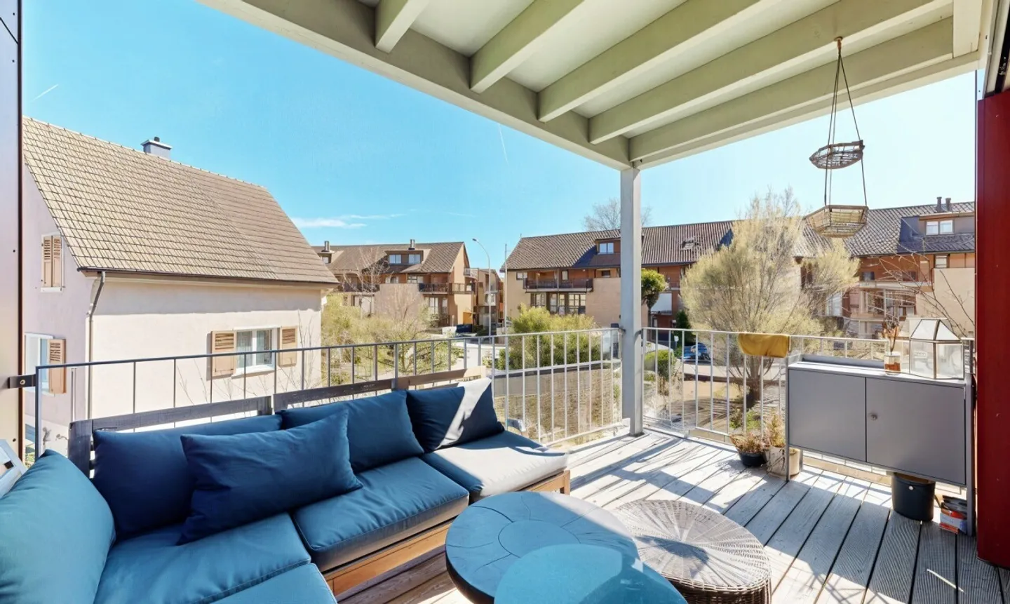 Modern 3.5-room apartment with balcony and parking space - Photo 4 of 11