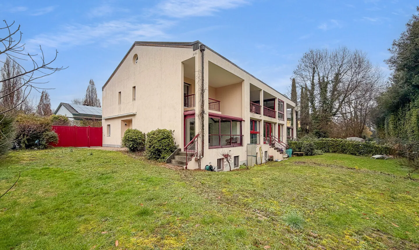 A few minutes from the lake and the Tuileries stop - Photo 3 of 11