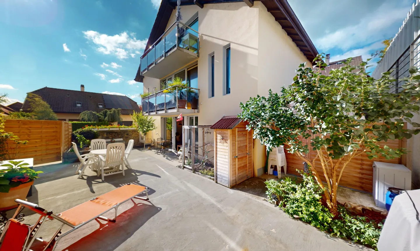 Edificio in affitto con 3 appartamenti affittati! - Foto 3 di 13