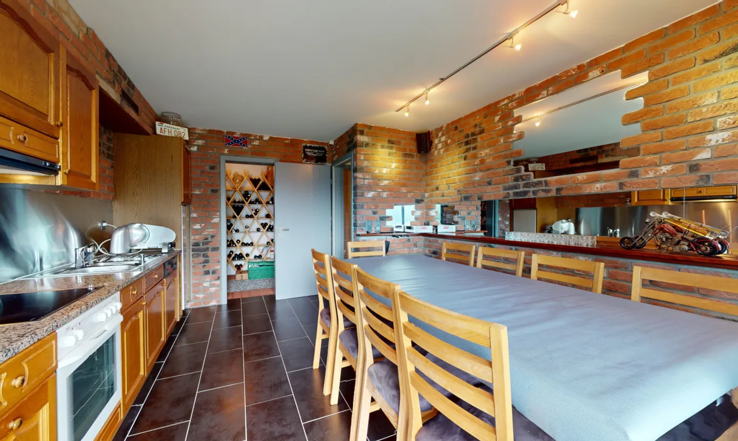 Exceptional House in Vionnaz: Ideal Setting and Breathtaking View - Photo 8 of 13