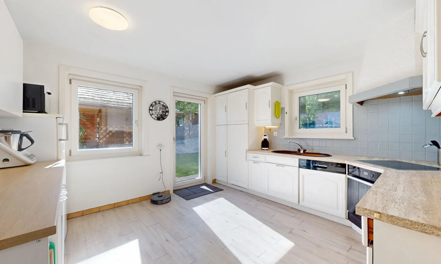 Charming semi-detached villa with unobstructed view - Photo 8 of 11
