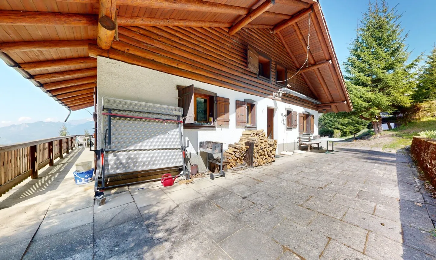 Authentic chalet with great potential – Les Giettes (1871) - Photo 3 of 11