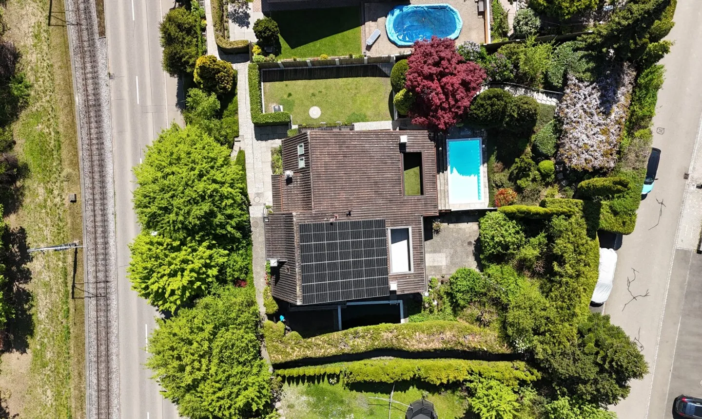 Charming Duplex Home with Garden - Photo 2 of 13