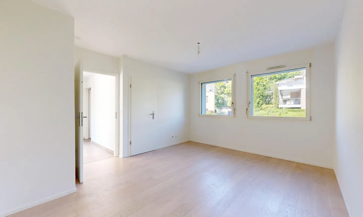 Appartement spacieux avec grande terrasse - Photo 10 sur 11