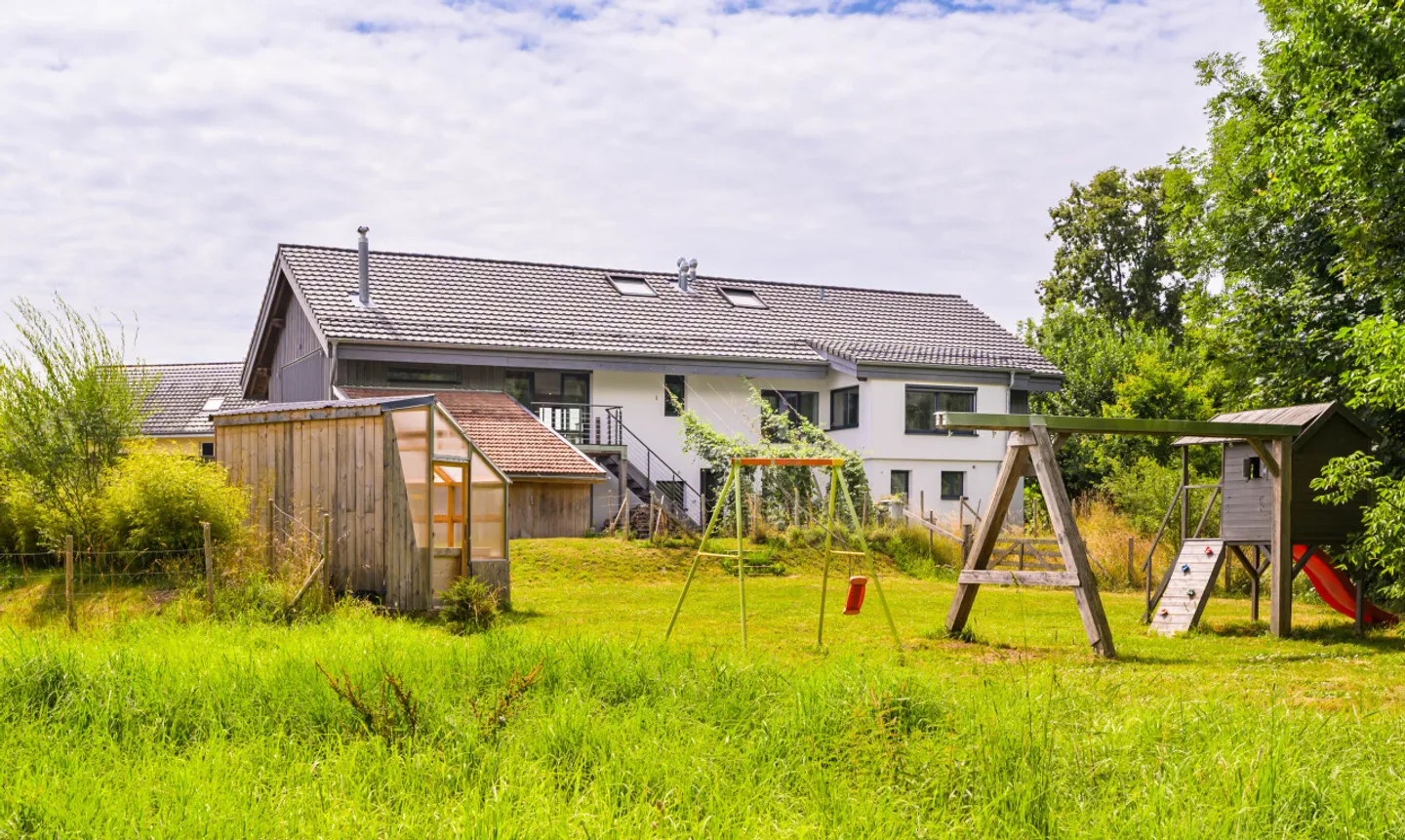 FERME RÉNOVÉE AVEC LOGEMENT INDÉPENDANT ET TERRAIN EN PERMACULTURE - Photo 1 of 11