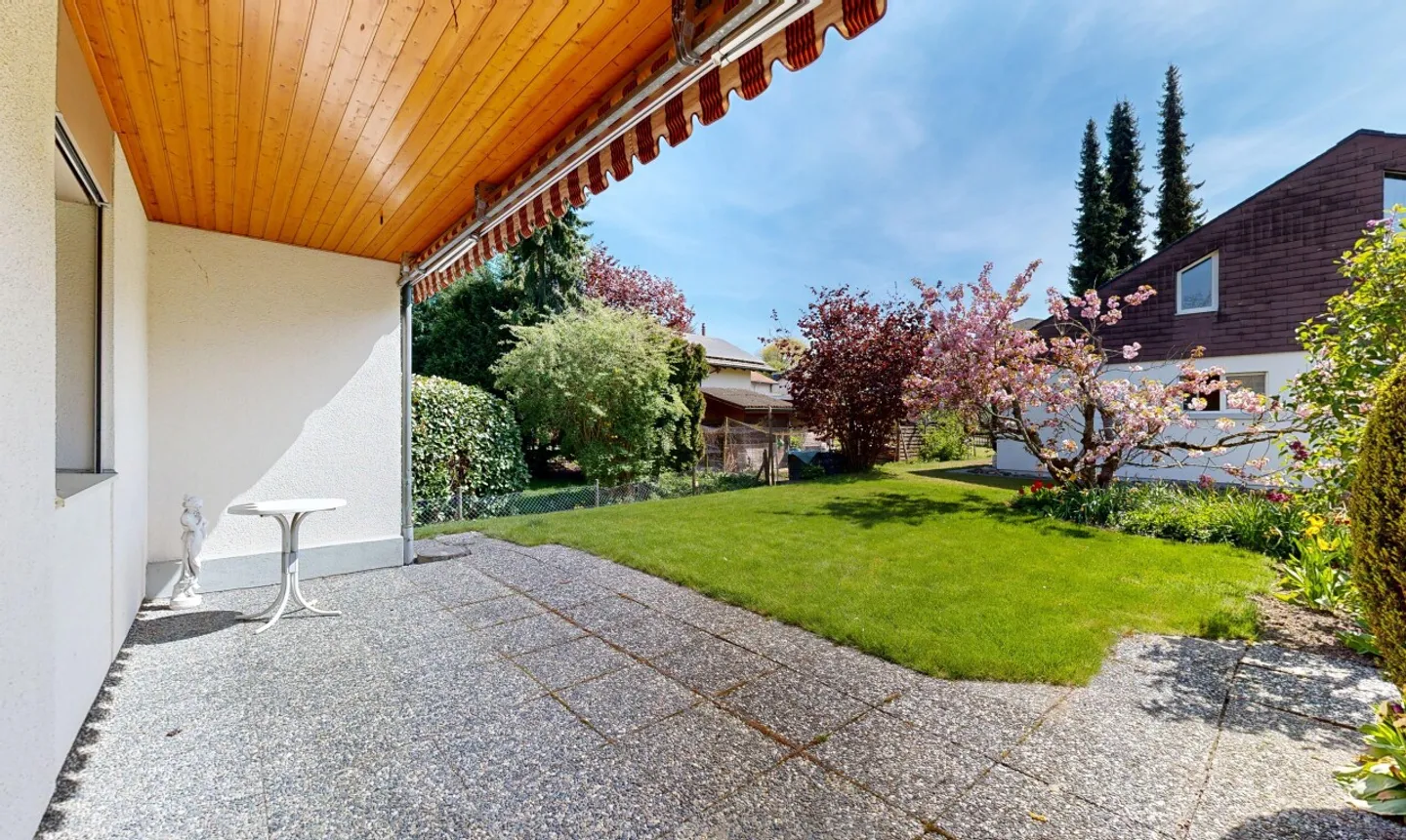 Charmantes Einfamilienhaus mit Garten - Foto 2 von 11