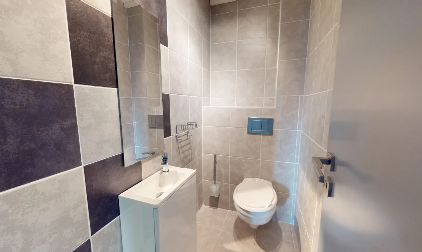 Exceptional House in Vionnaz: Ideal Setting and Breathtaking View - Photo 11 of 13