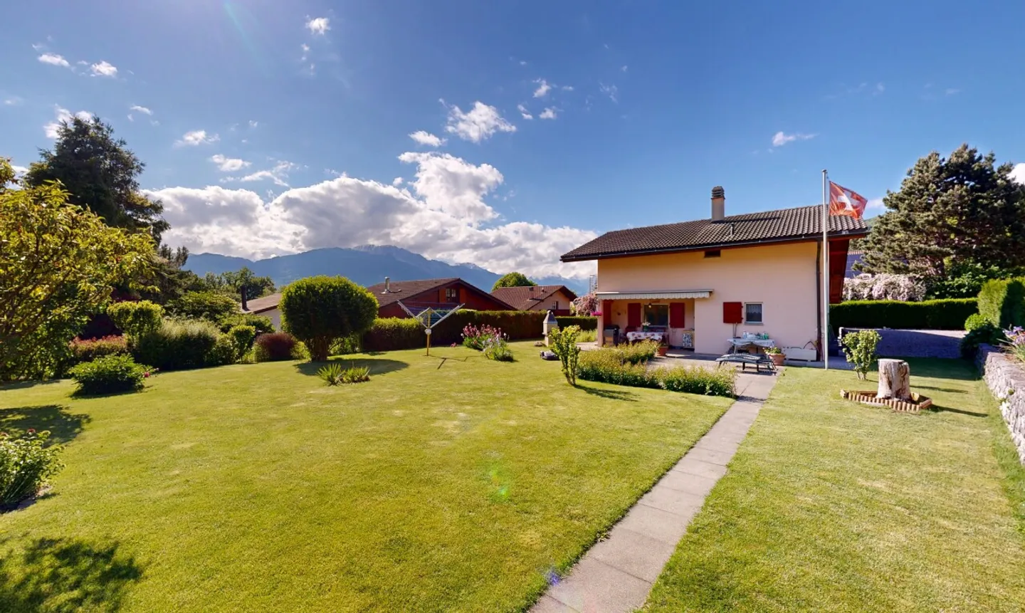 Splendida villa familiare a Bex: spazio e potenziale insospettato! - Foto 2 di 13
