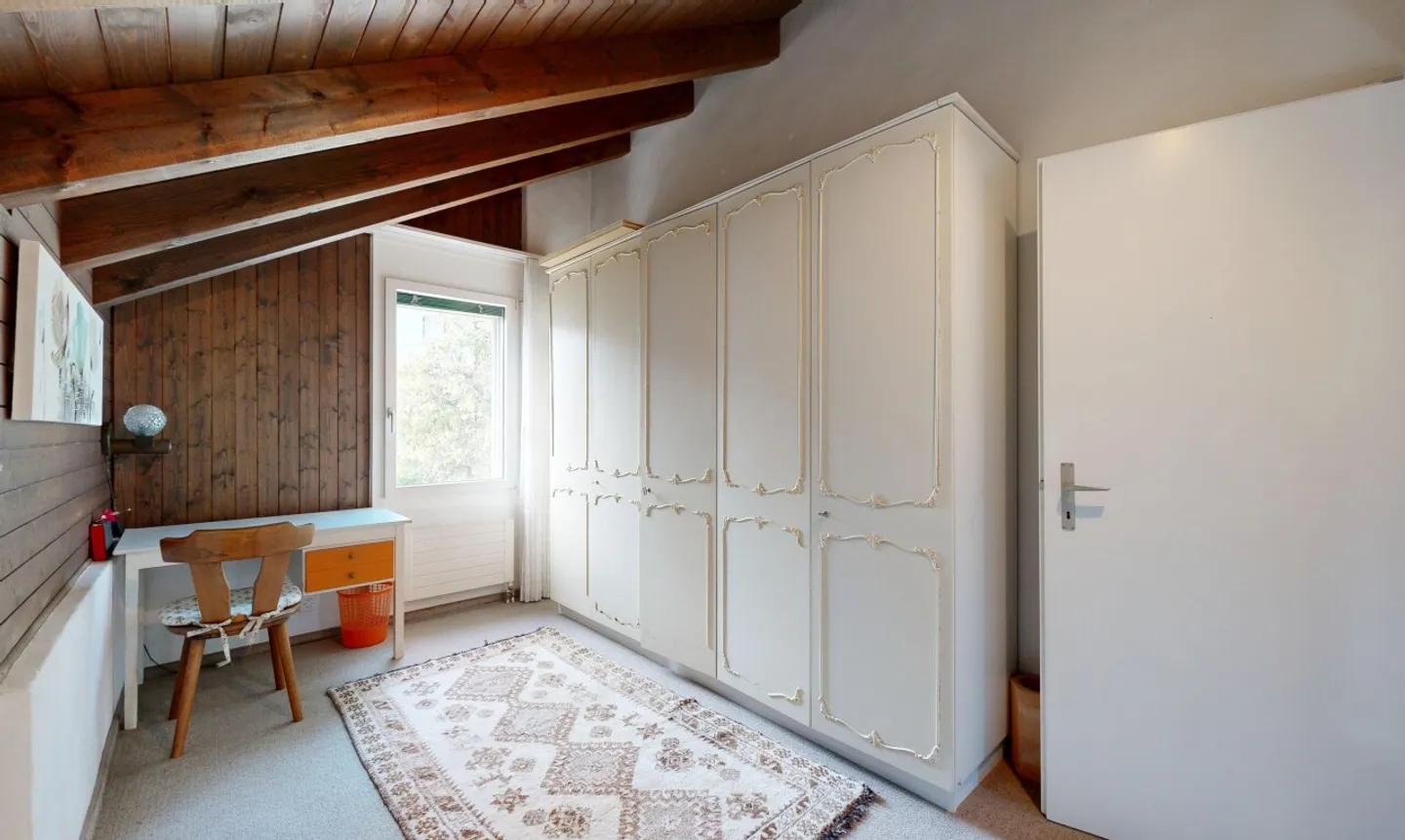 Detached Family Home with Views - Photo 10 of 11