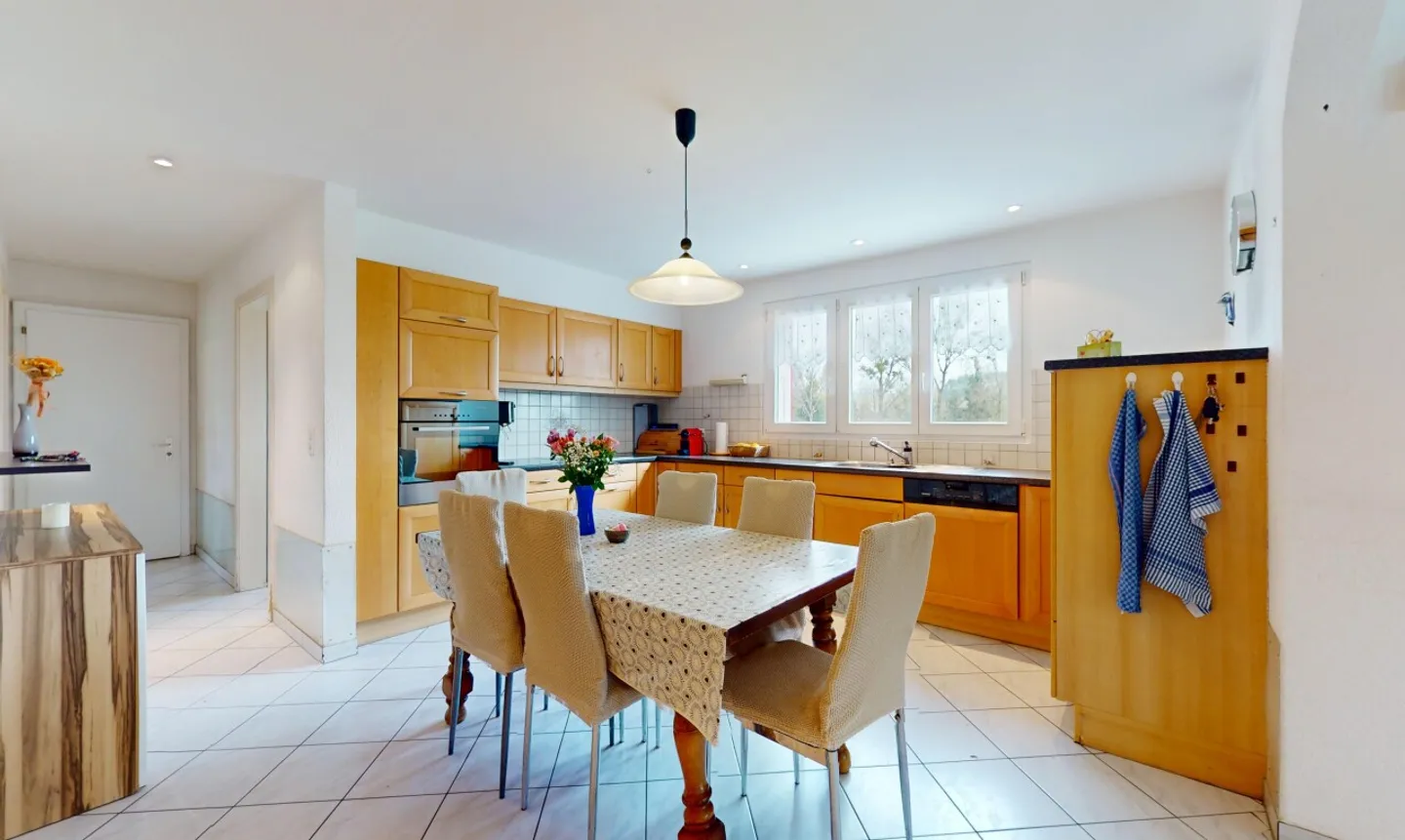 A moment of calm, surrounded by nature - Photo 7 of 13