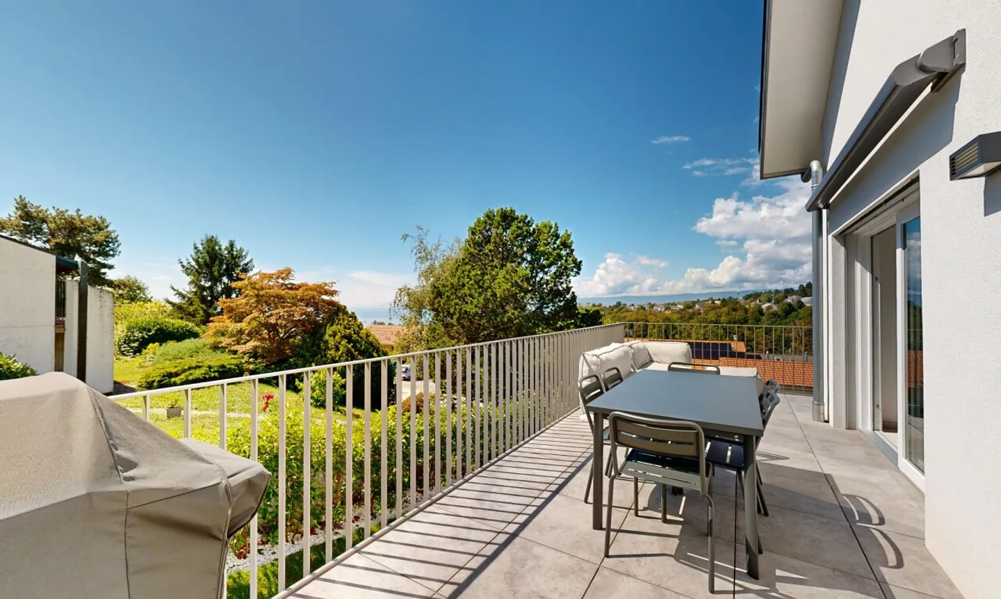 Duplex 4,5p avec jardin privatif, terrasses et vue lac - Foto 3 von 11