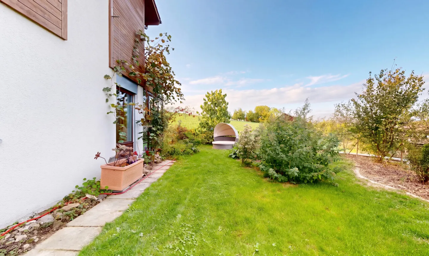 Living with a View and Garden Paradise in Niederscherli - Photo 10 of 11