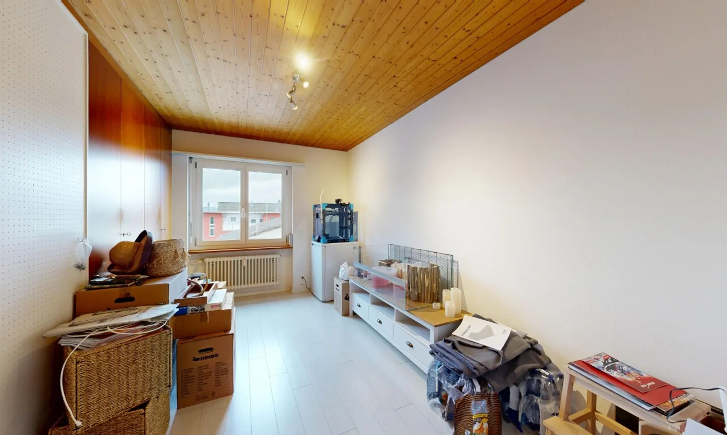 Ampio attico di 5,5 stanze con vista panoramica in una posizione tranquilla - Foto 9 di 11