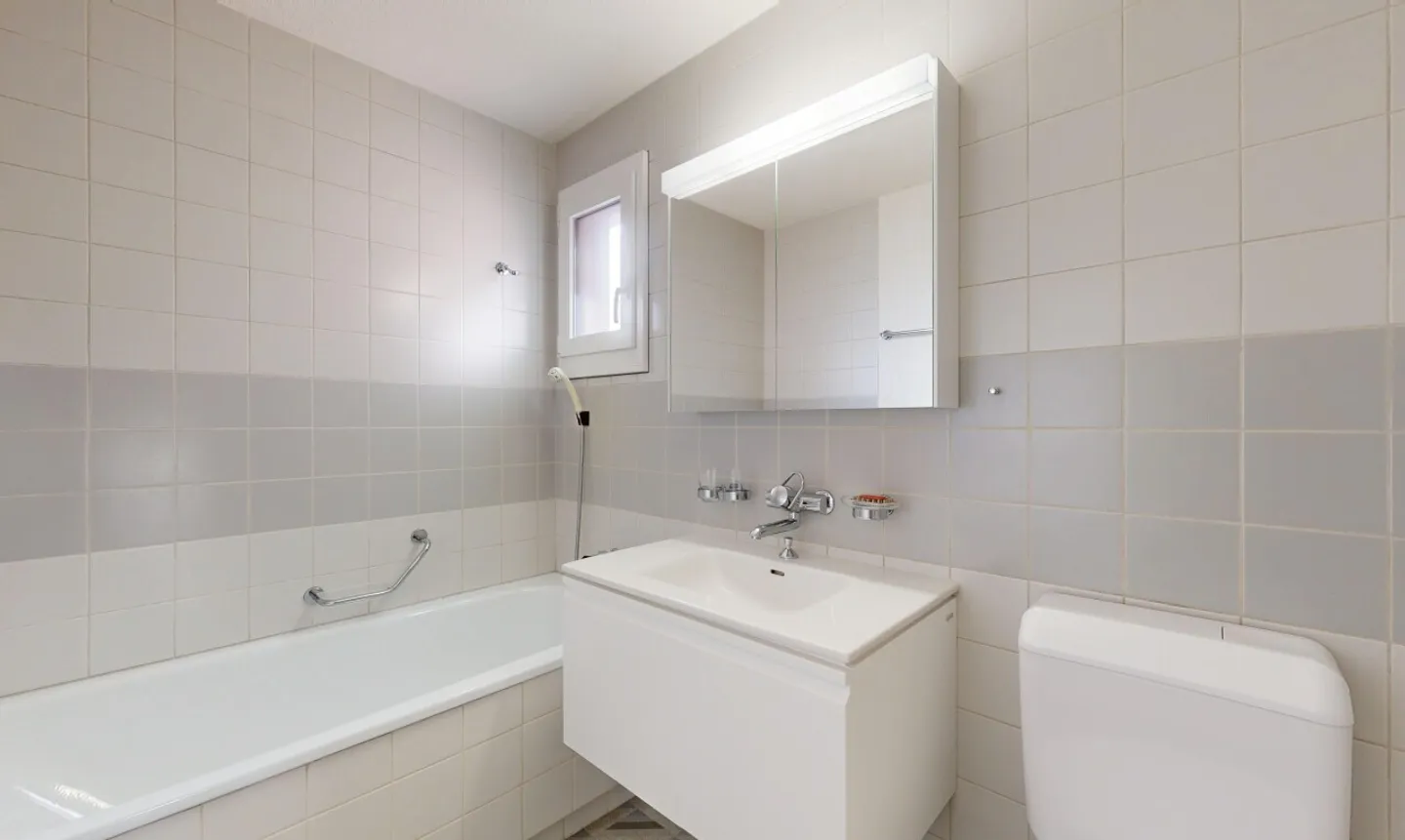 Casa a schiera affascinante con 4,5 stanze e possibilità di espansione - Foto 9 di 11