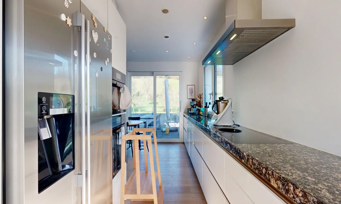 Newly built single-family home with sauna, garden, and high-quality finish - Photo 9 of 11