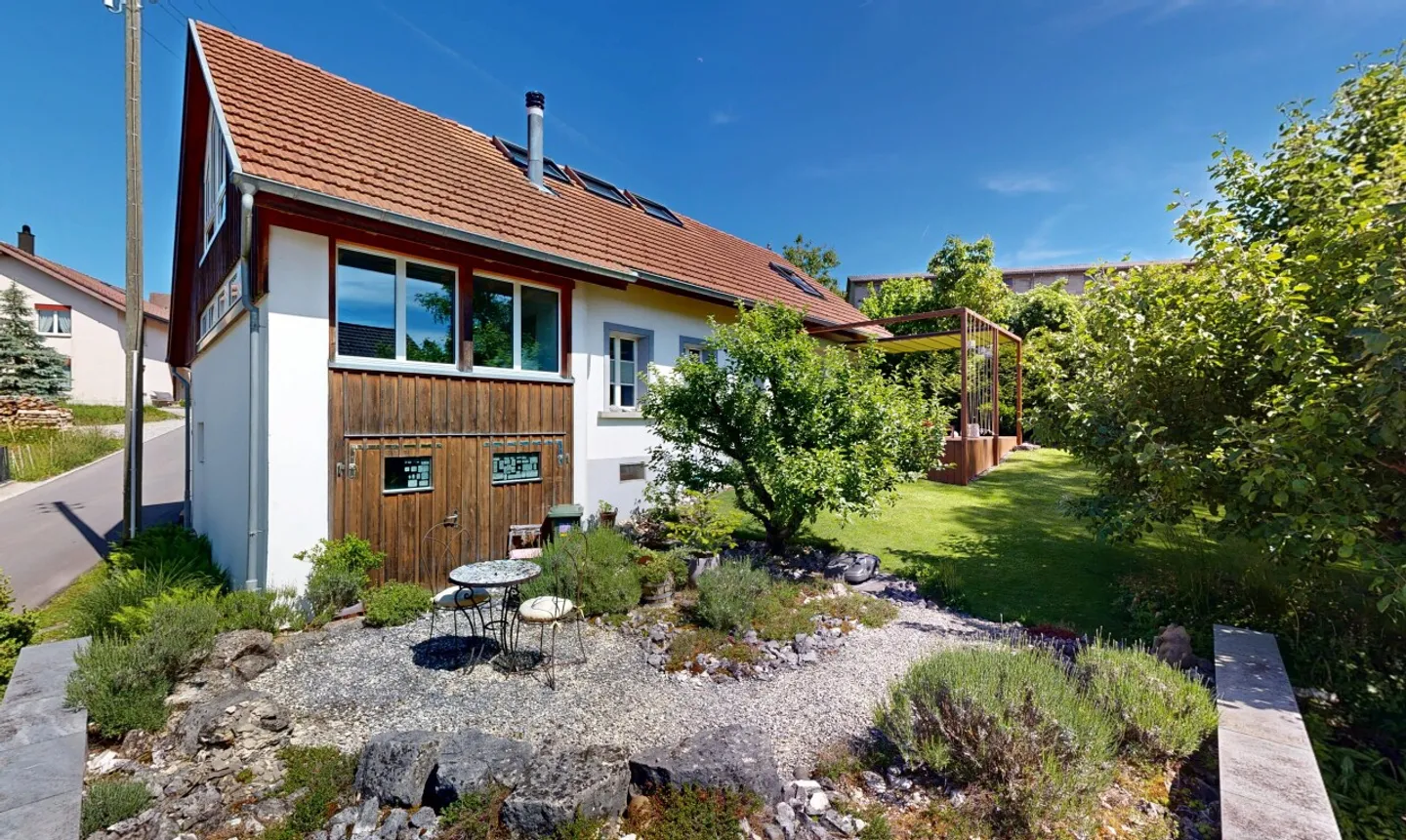 Stilvolles Einfamilienhaus mit Garten - Foto 2 von 11