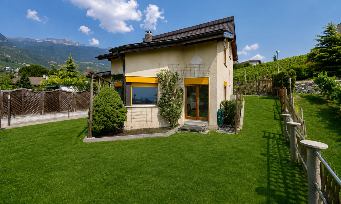 Maison de caractère avec vaste jardin et fort potentiel - Foto 3 von 11