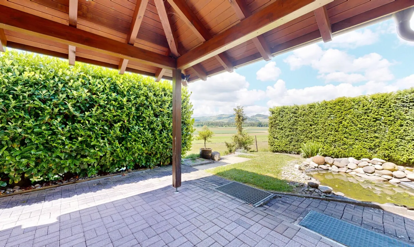Einfamilienhaus mit viel Privatsphäre und unverbaubarem Ausblick - Photo 7 sur 11