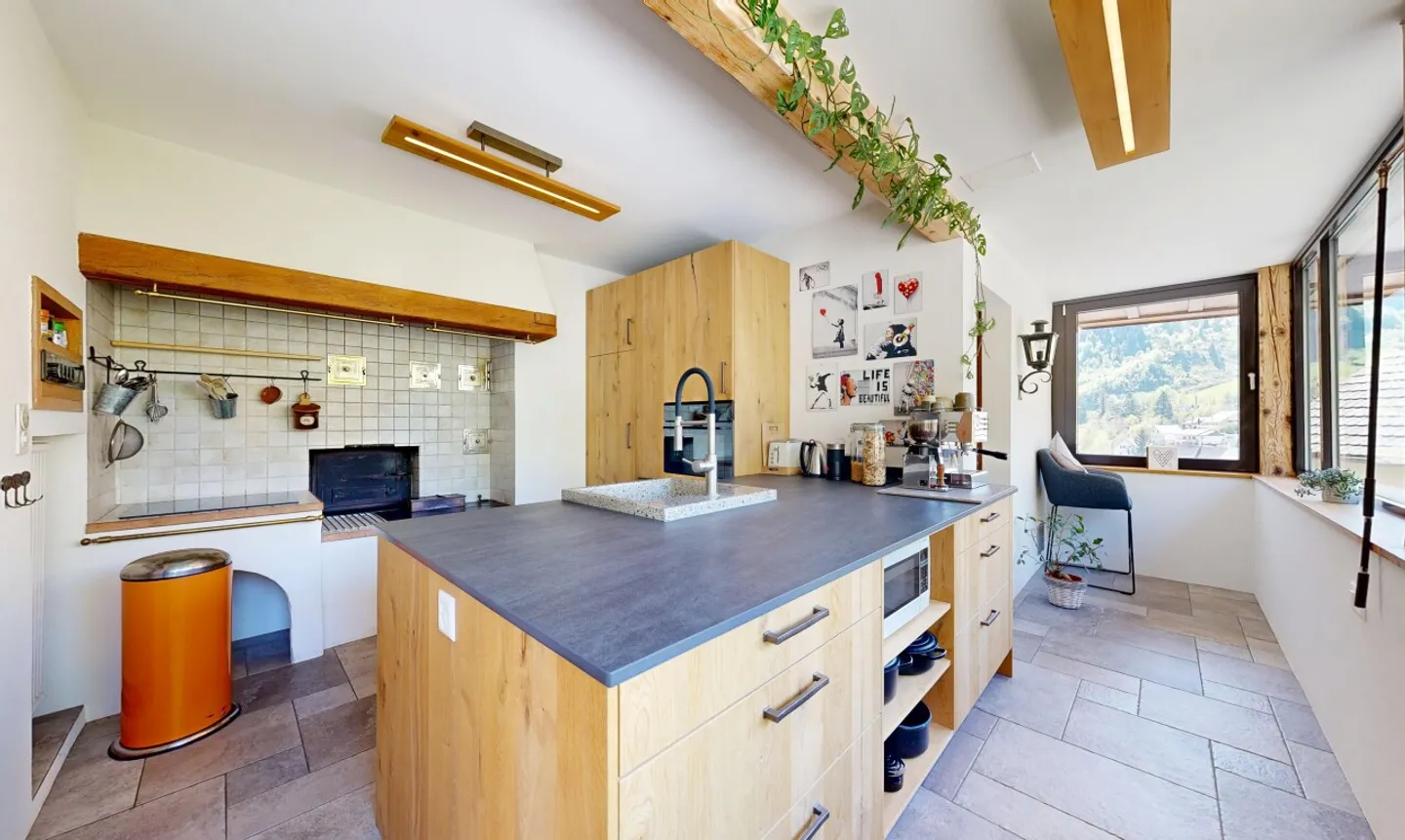 Casa storica con 6 stanze e appartamento con vista - Foto 10 di 11