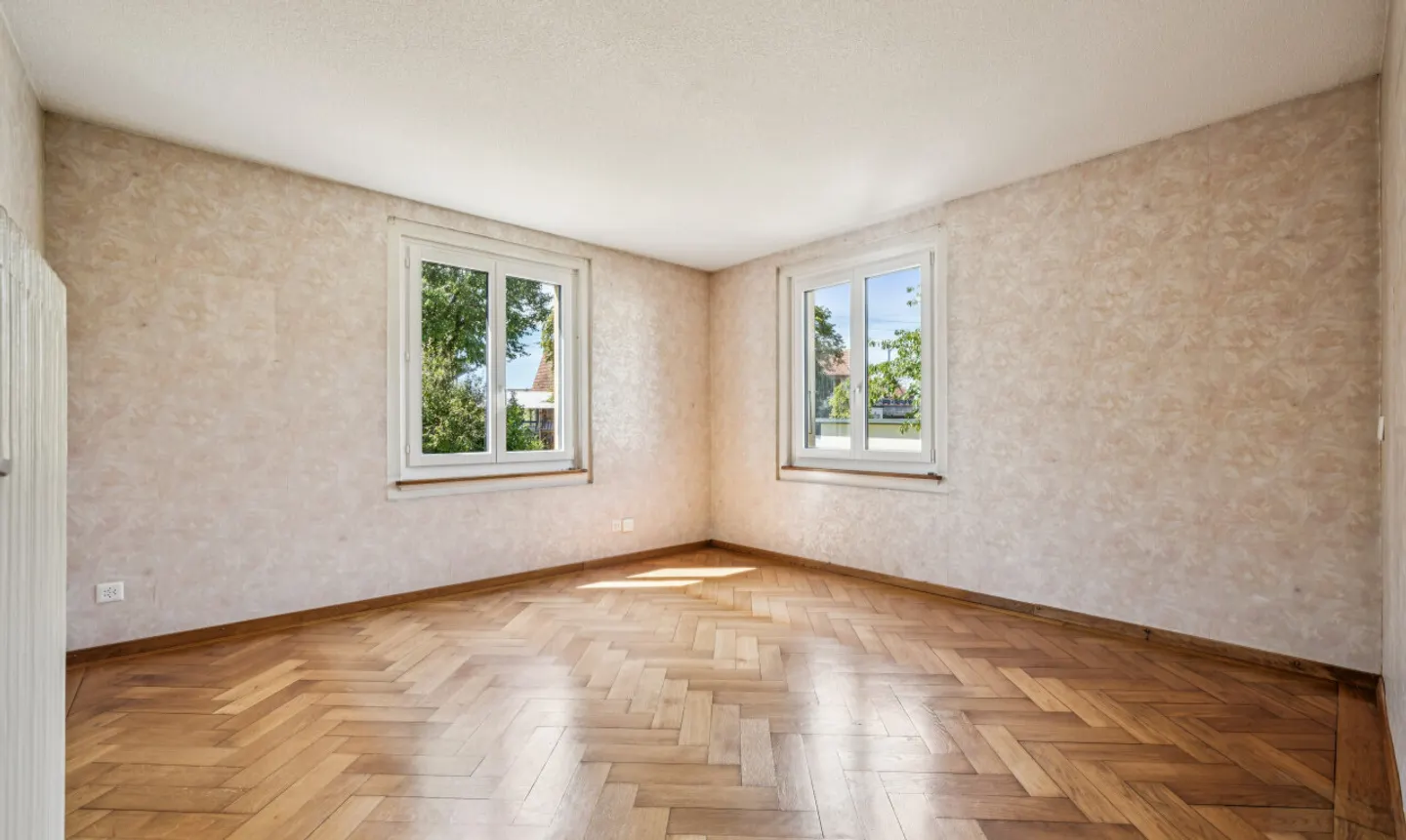 Familienhaus mit grossem Grundstück und Zusatzpotenzial - Photo 7 of 11