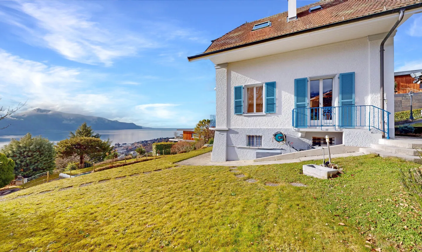 Superba villa con piscina e panorama unico sul lago e le Alpi - Foto 4 di 11