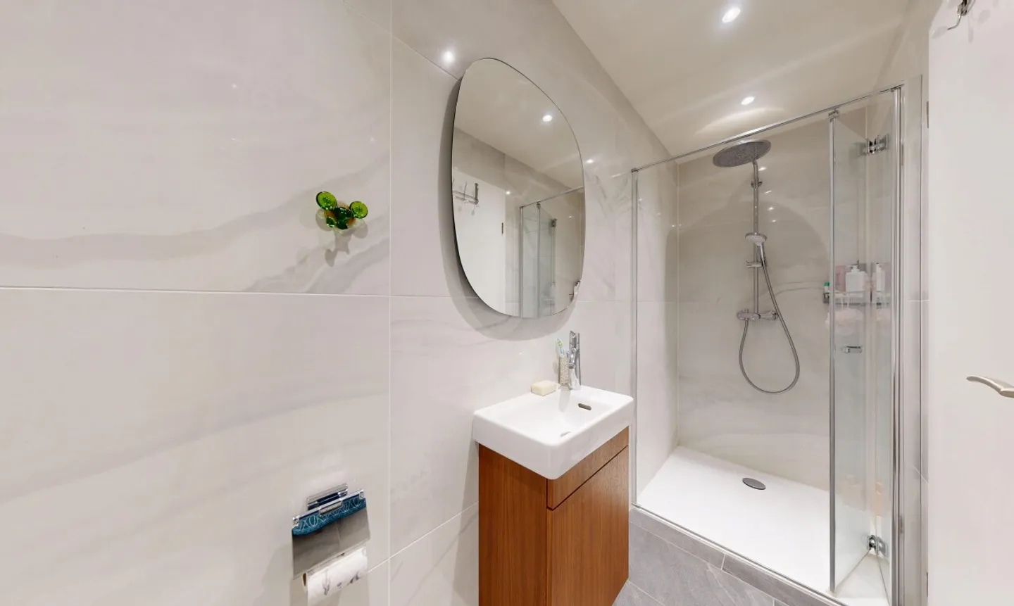 Casa a schiera nel centro del villaggio con vista sulla foresta - Foto 9 di 11