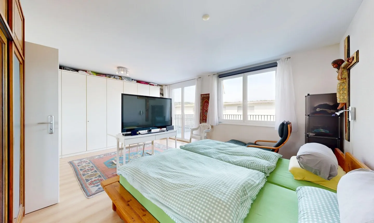 Attractive 5.5-room end-of-terrace house with low-maintenance garden - Photo 11 of 13