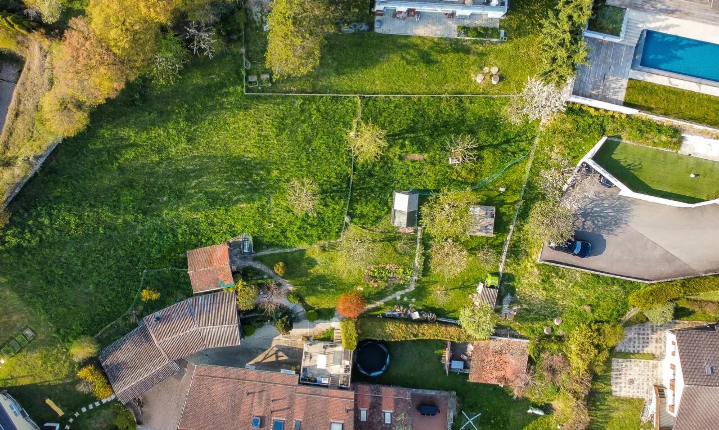 Terreno edificabile con vista panoramica sul lago e sulle Alpi - Foto 10 di 13