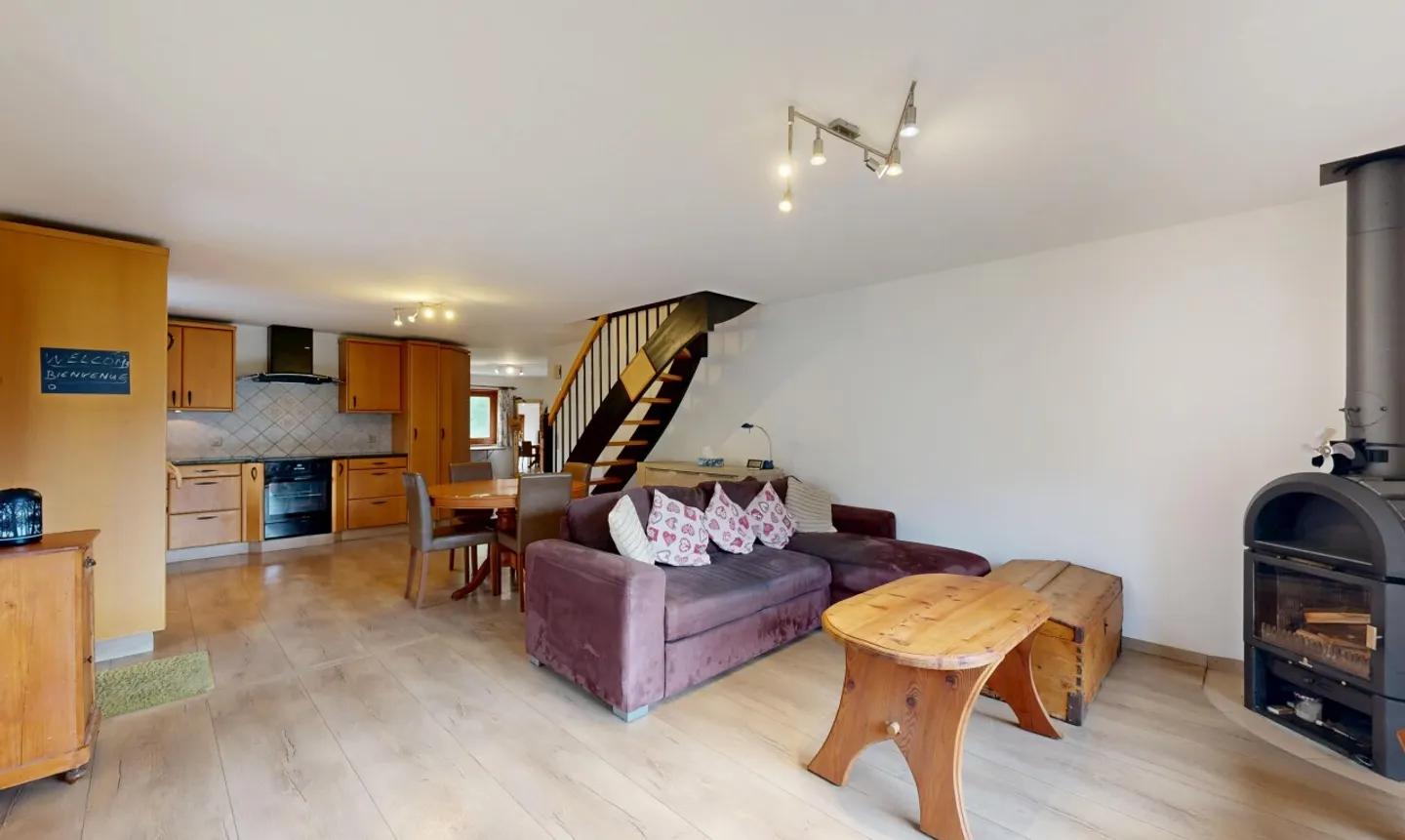 Exclusive: beautiful apartment in a renovated historic chalet - Photo 3 of 11