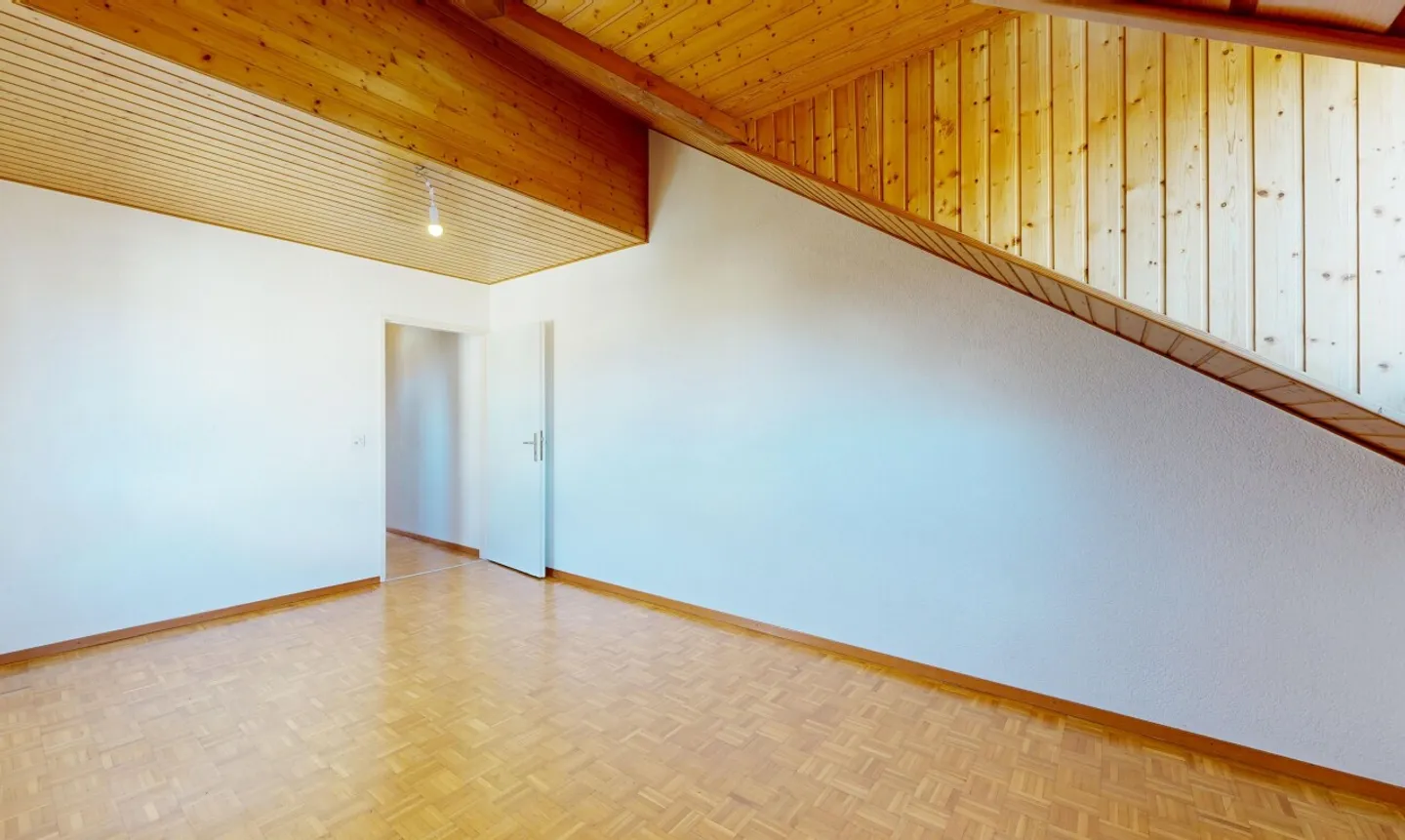 Duplex spacieux en attique près de la gare - Photo 10 sur 11