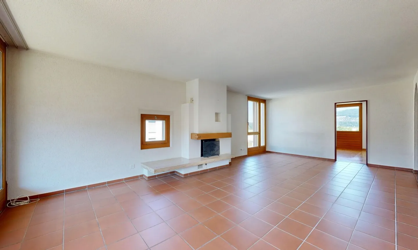Helle Wohnung mit Balkon - Foto 2 von 11