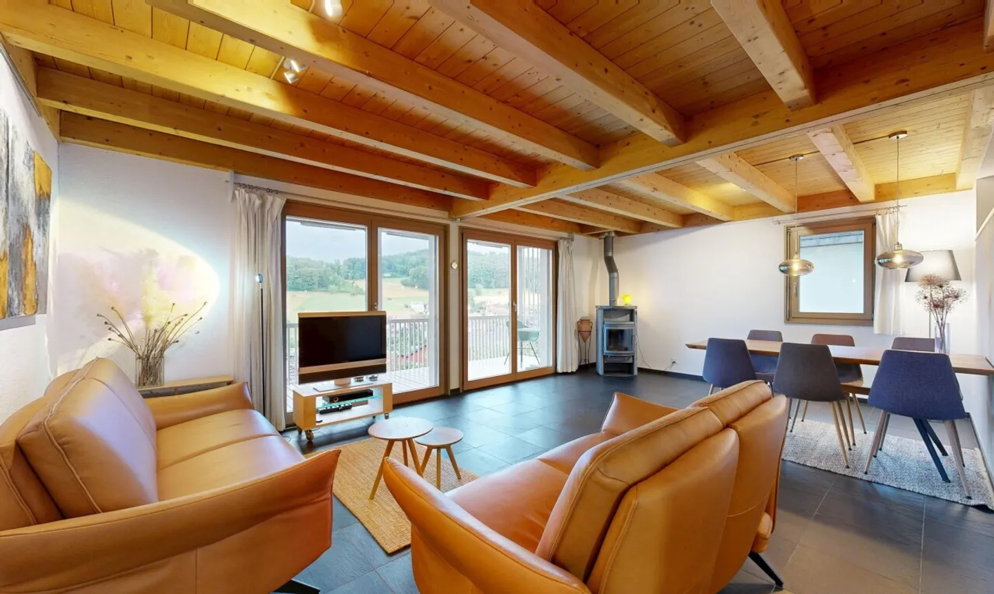 Family-friendly corner terraced house with garden and unobstructed views - Photo 3 of 11