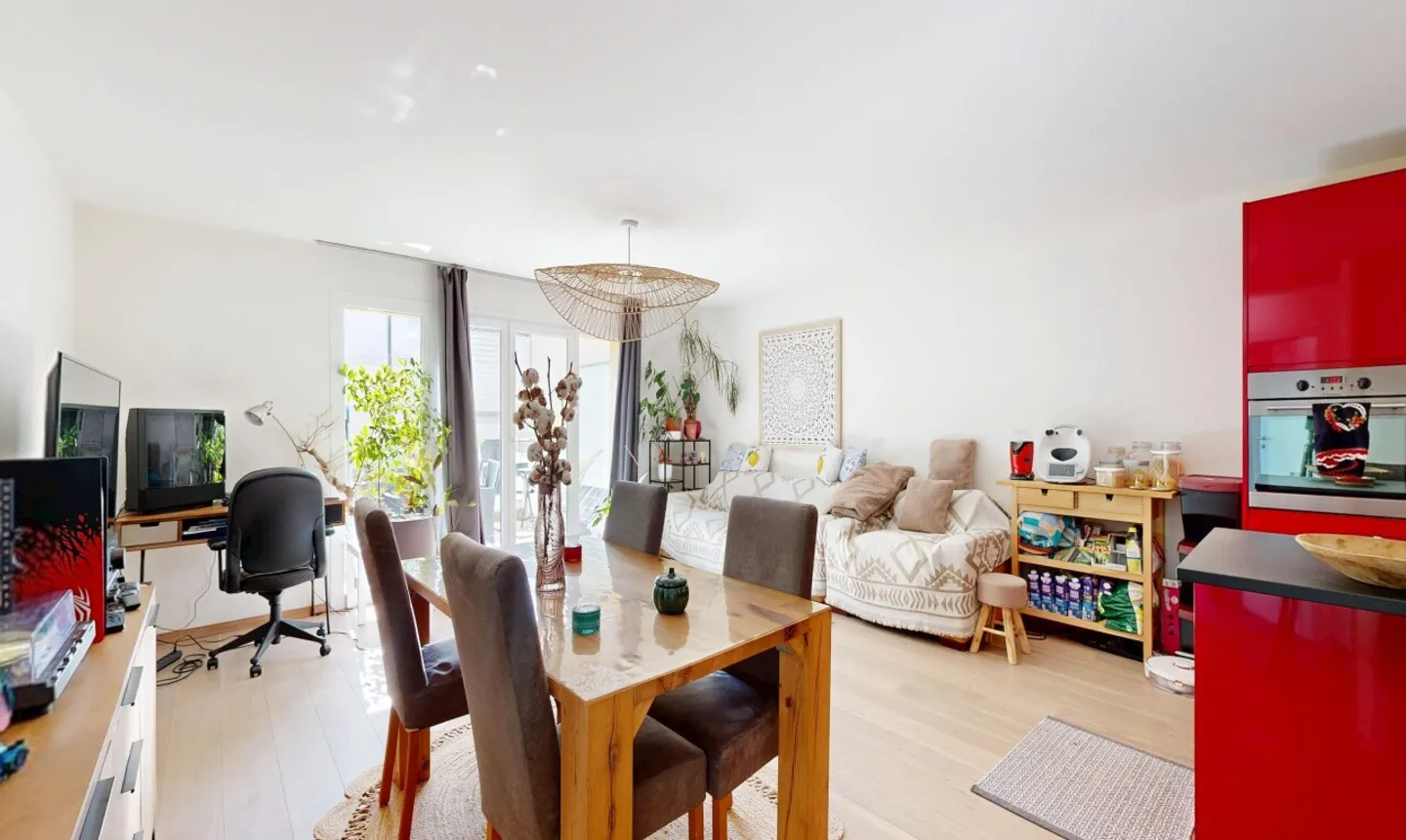 Bright family apartment with terrace in the heart of Epalinges - Photo 4 of 11